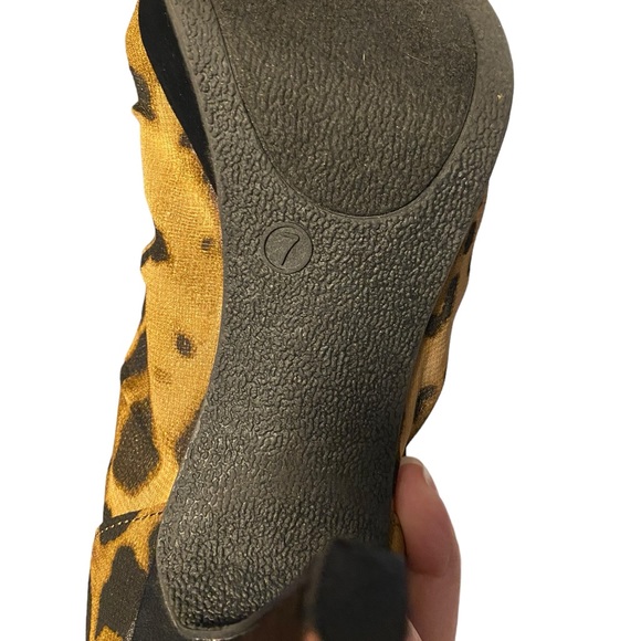NWOT Women’s Leopard Print Ruffle Top Open-Toe Pumps - Picture 8 of 9